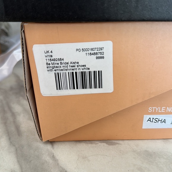 Sling back mid heel shoe with embellishment in white - Picture 7 of 7